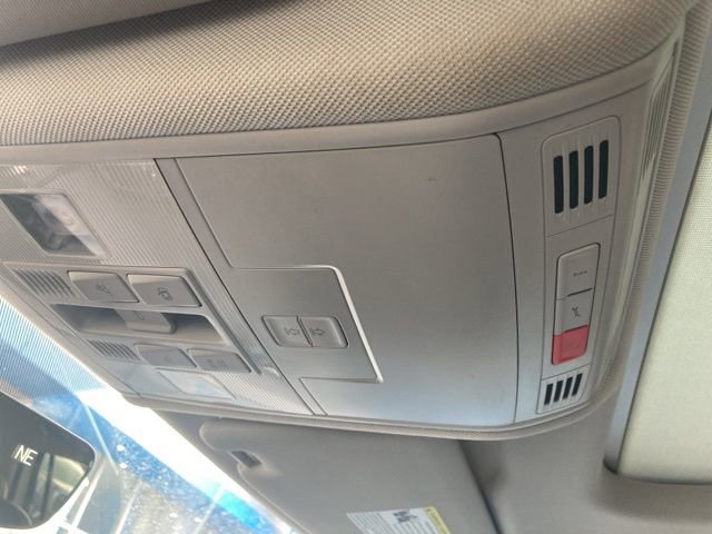 Used 2019 Volkswagen Tiguan SEL w/ 3rd Row Seat Package image 14