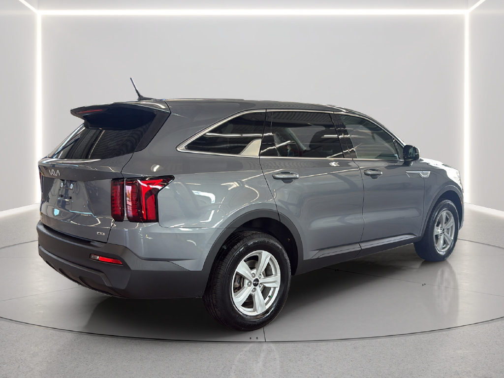 Certified 2023 Kia Sorento LX AWD/4WD image 7