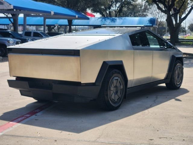 Used 2024 Tesla Cybertruck AWD Crew Cab image 12