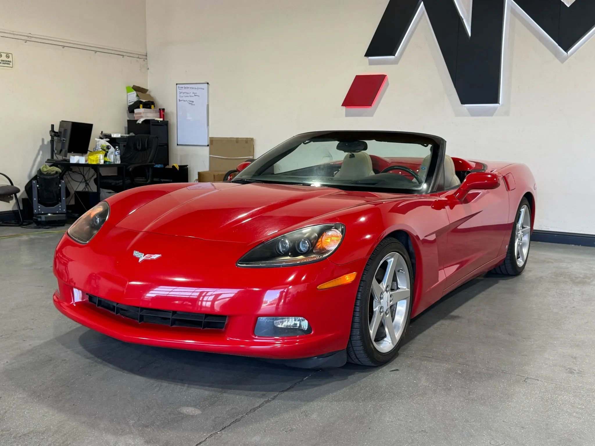 Used 2006 Chevrolet Corvette Convertible w/ Preferred Equipment Group image 2