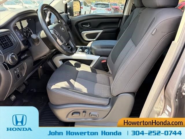 Used 2022 Nissan Titan SV w/ SV Convenience Package AWD/4WD image 11