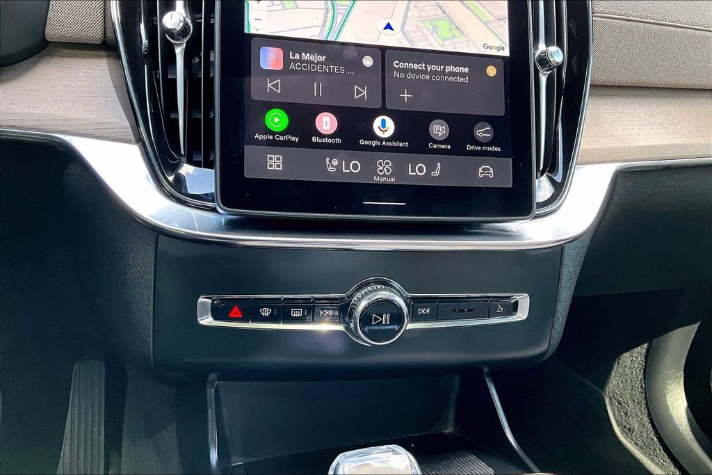 Used 2025 Volvo XC90 B5 Plus image 41