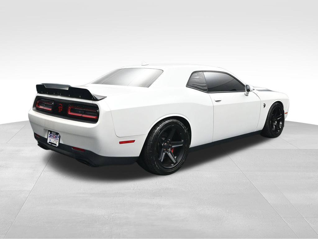 Used 2016 Dodge Challenger SRT Hellcat RWD image 5