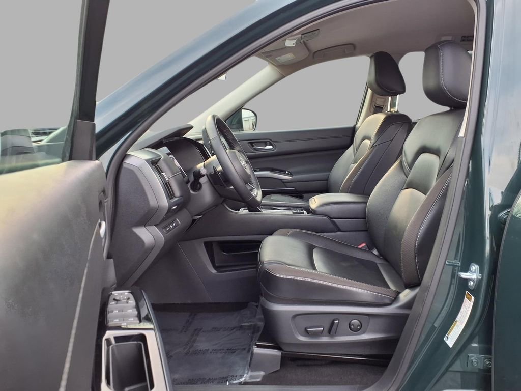 Certified 2025 Nissan Pathfinder SL image 20