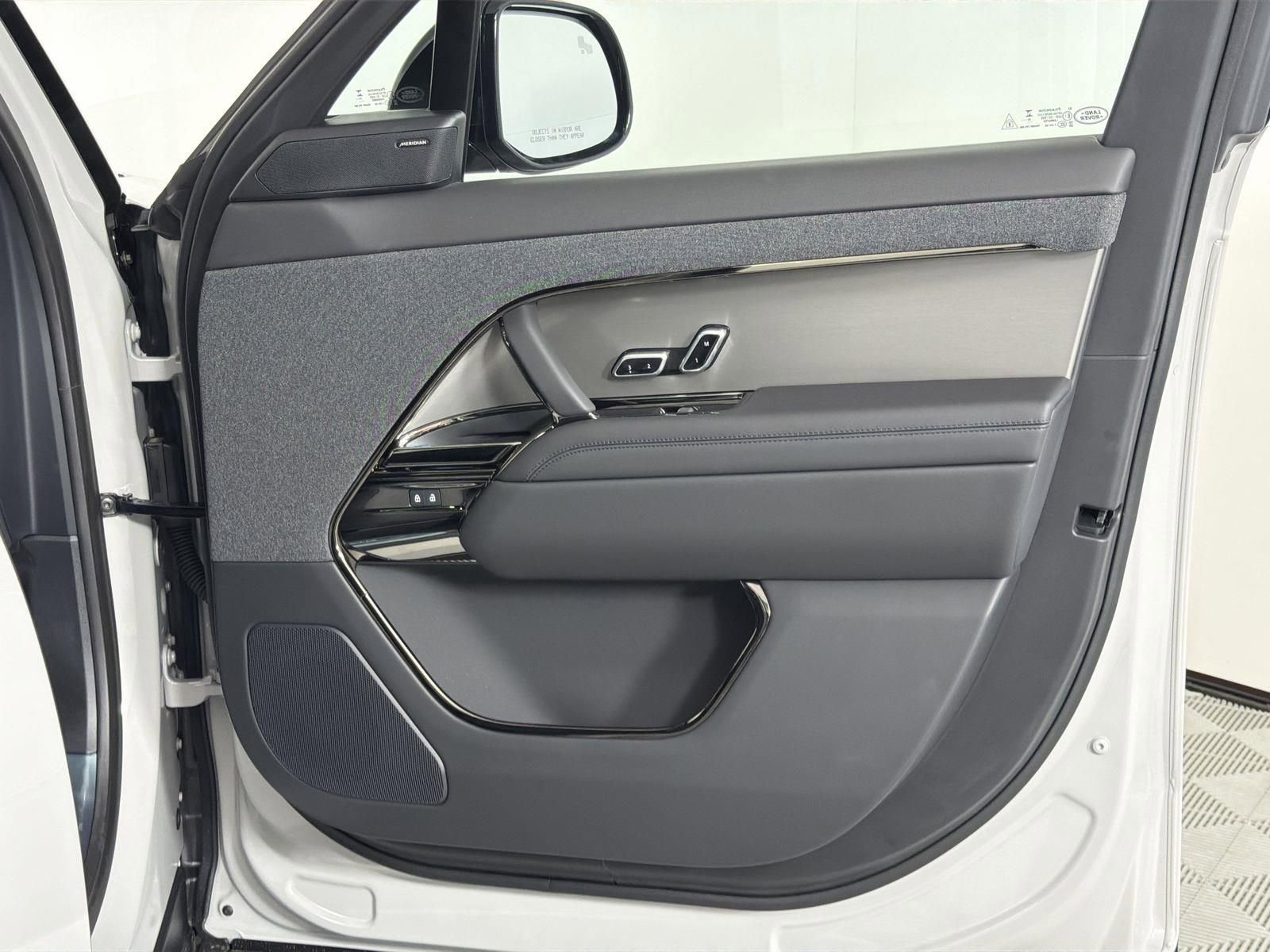 New 2026 Land Rover Range Rover Sport SE image 32