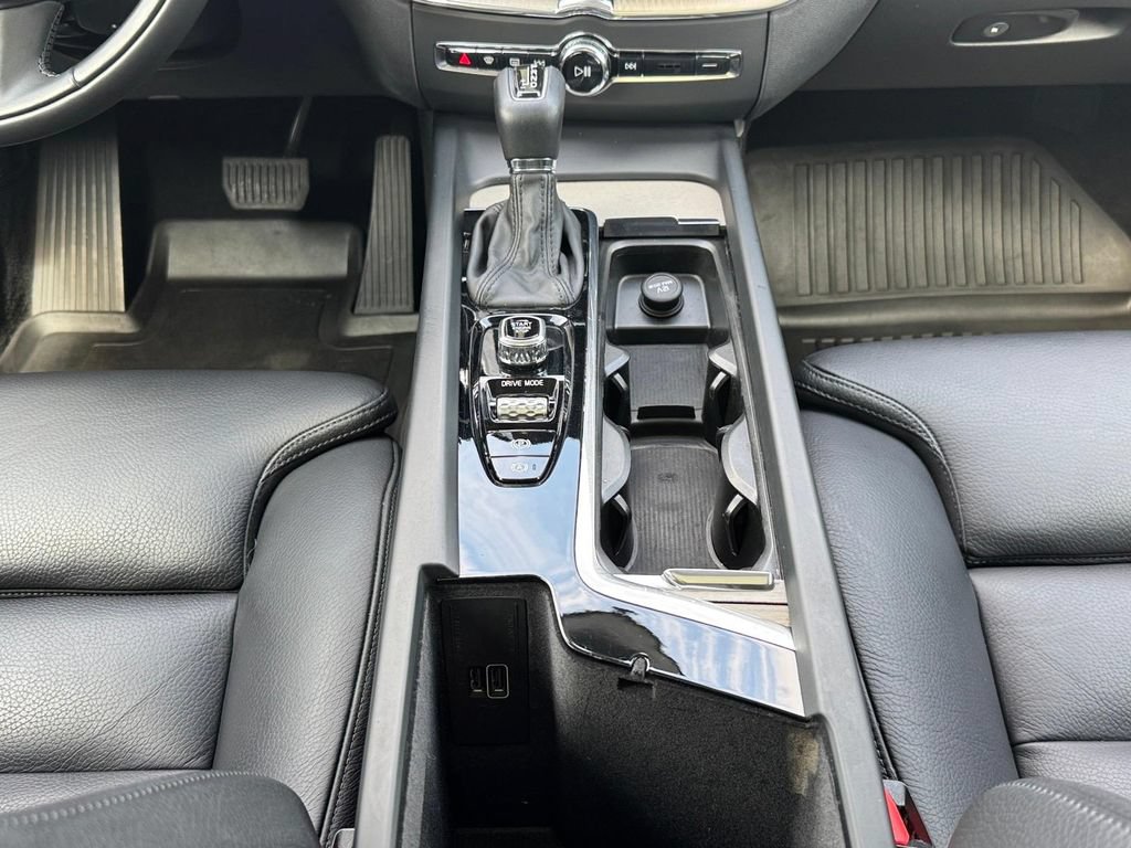 Used 2018 Volvo XC60 T5 Inscription w/ Convenience Package AWD/4WD image 14