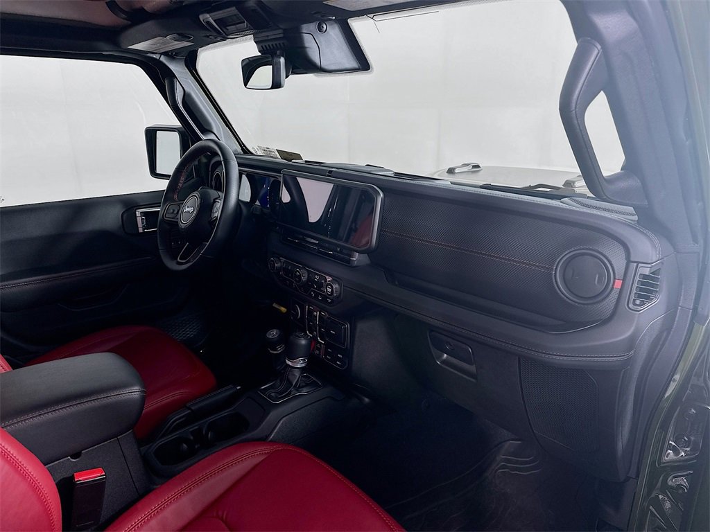 Used 2024 Jeep Wrangler Unlimited Rubicon 392 image 32