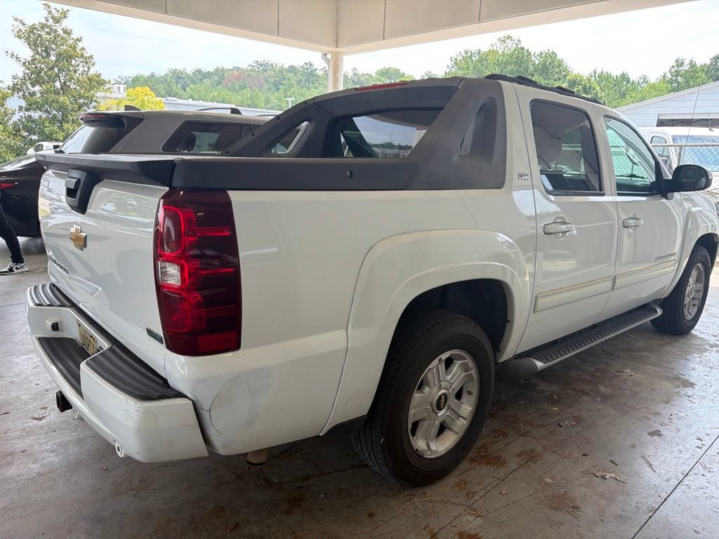 Used 2012 Chevrolet Avalanche LT w/ Suspension Package, Off-Road AWD/4WD image 3