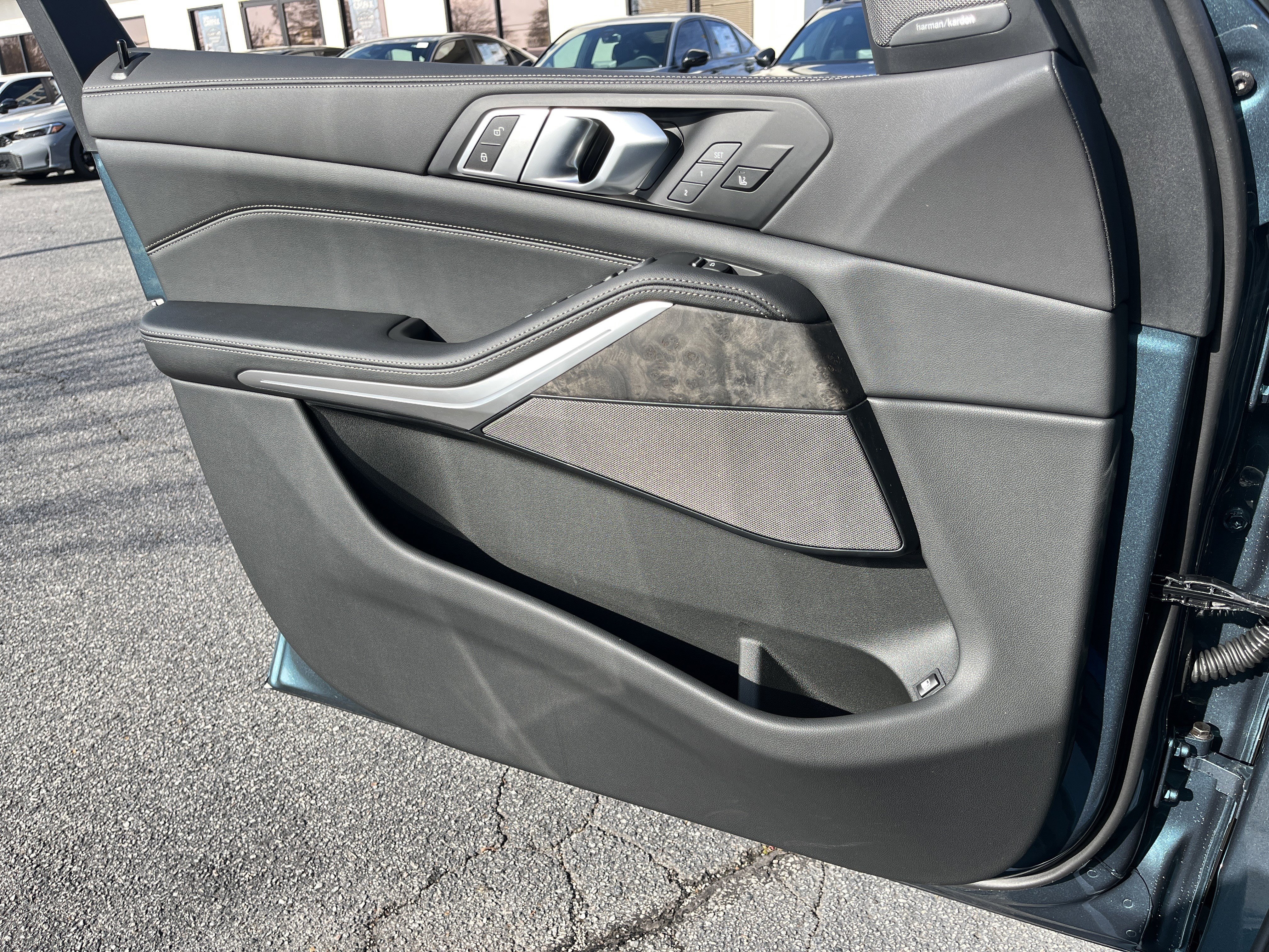 New 2026 BMW X5 xDrive50e w/ Climate Comfort Package AWD/4WD image 15