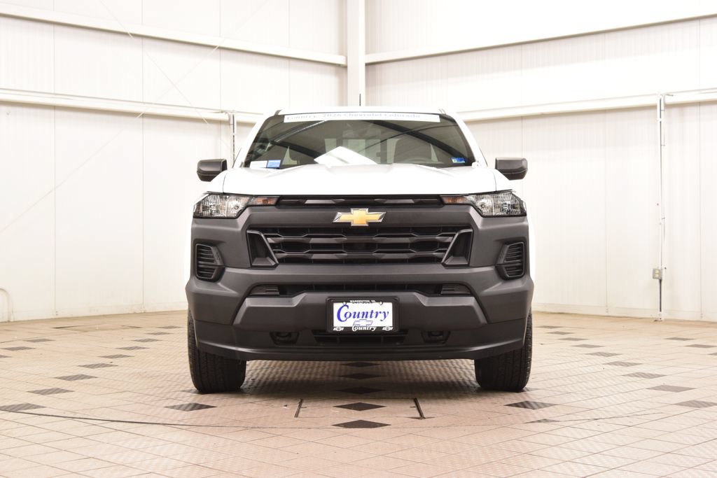 Used 2026 Chevrolet Colorado W/T AWD/4WD image 2