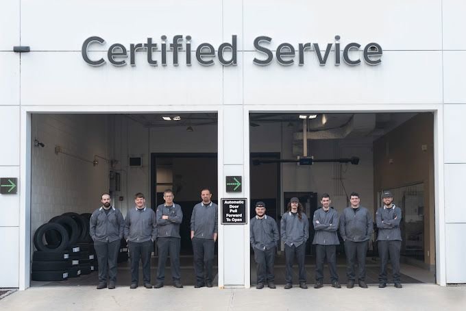 Certified 2022 GMC Sierra 1500 SLT w/ SLT Convenience Package image 6