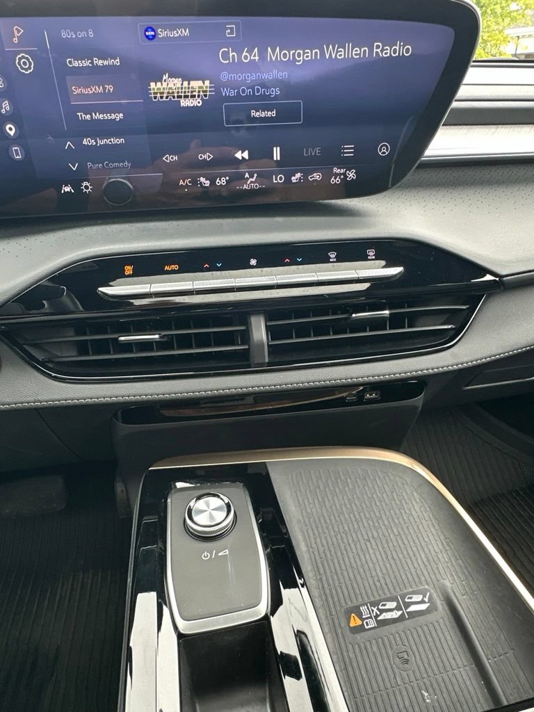 Used 2025 Buick Enclave Avenir w/ LPO, Floor Liner Package FWD image 16
