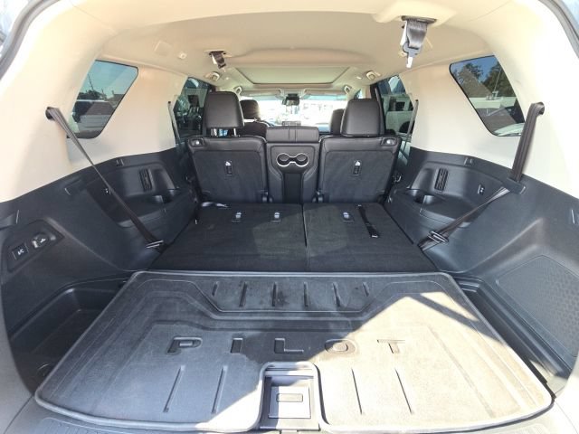 Used 2025 Honda Pilot Touring image 14