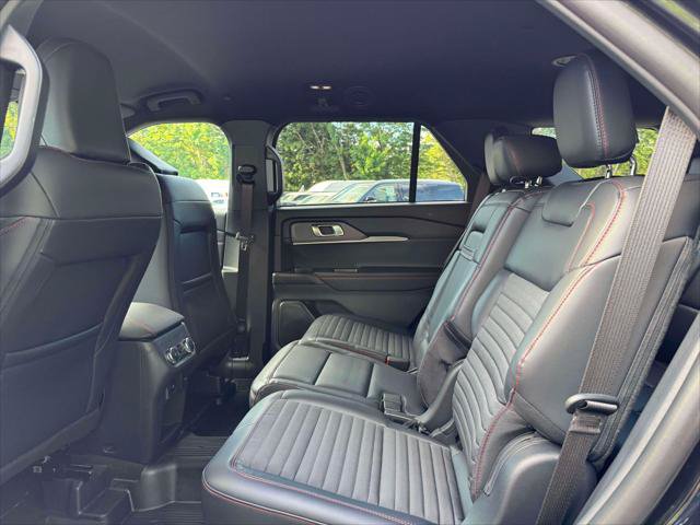 Used 2026 Ford Explorer ST-Line w/ ST-Line Street Pack AWD/4WD image 14