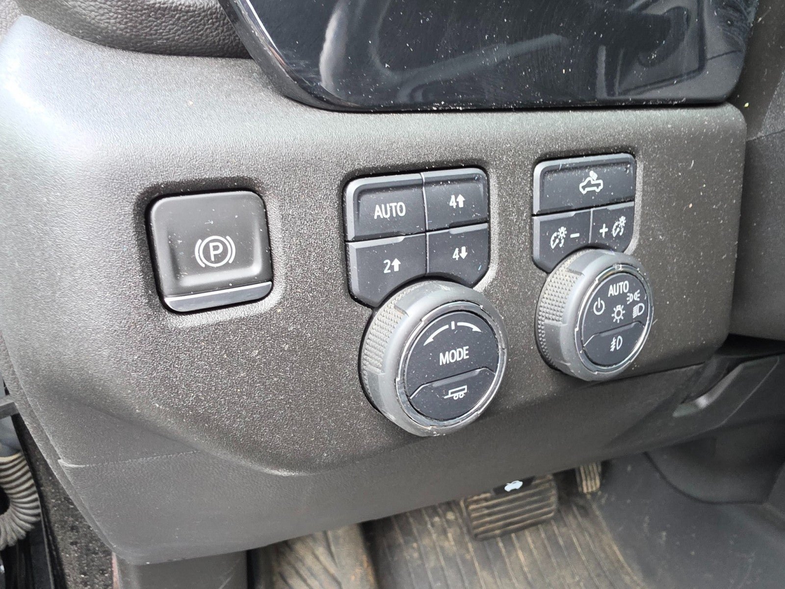 Used 2022 Chevrolet Silverado 1500 RST AWD/4WD image 32