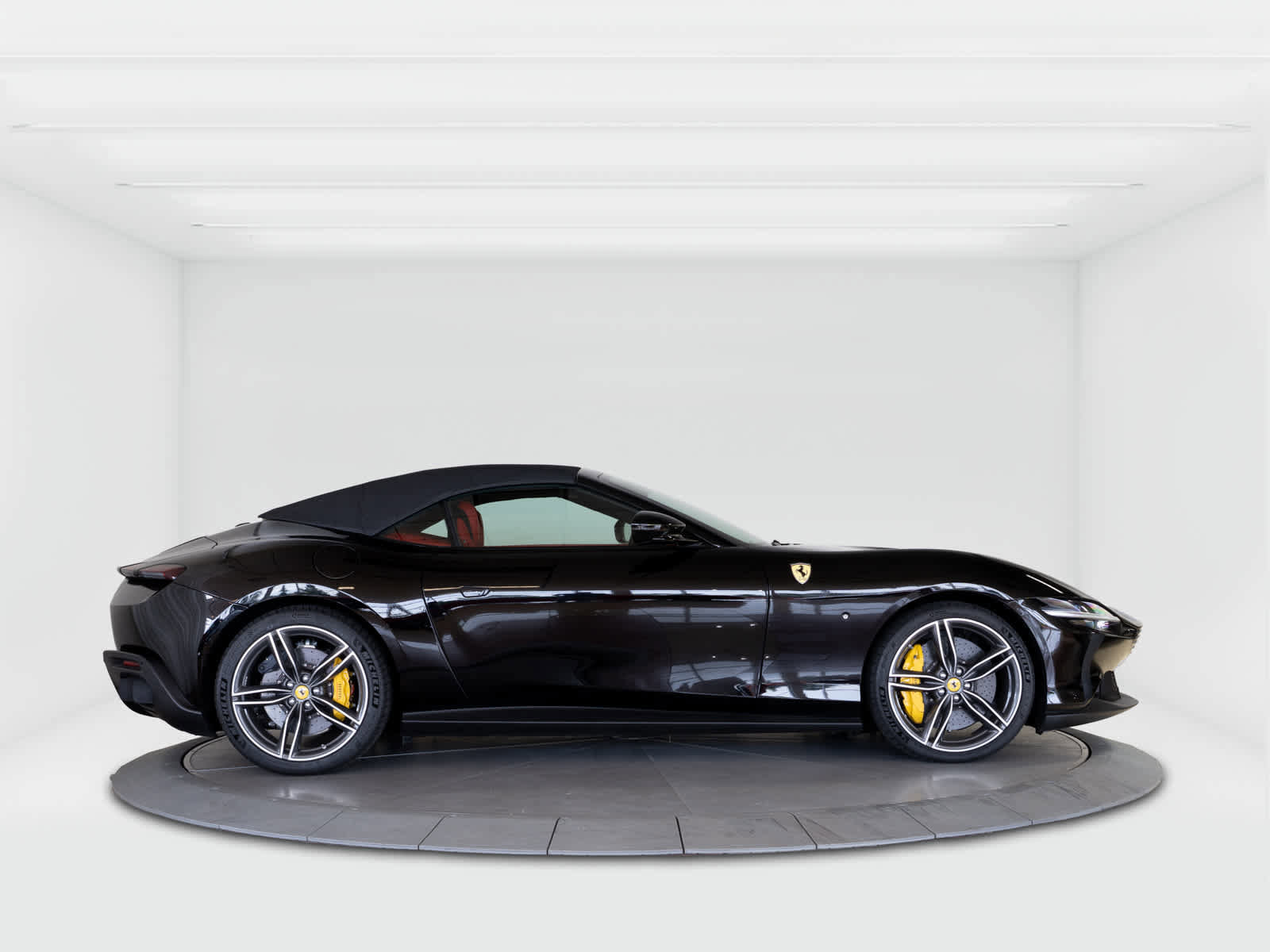 Certified 2025 Ferrari Roma Spider image 6
