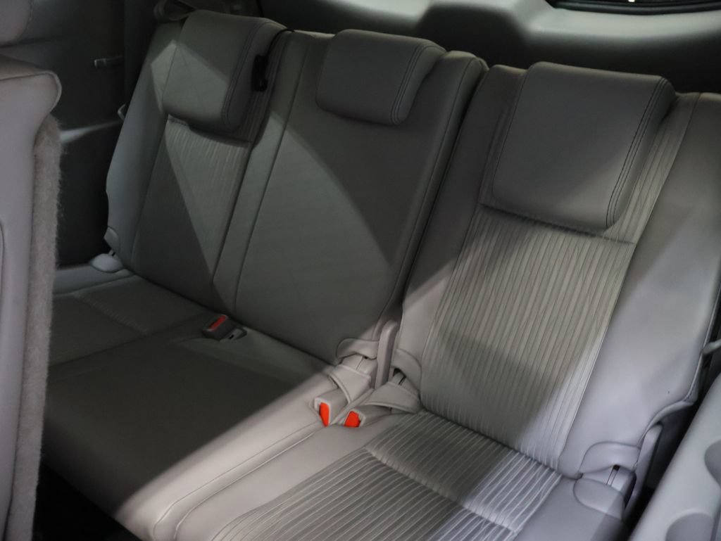 Used 2016 Toyota Highlander Plus AWD/4WD image 14