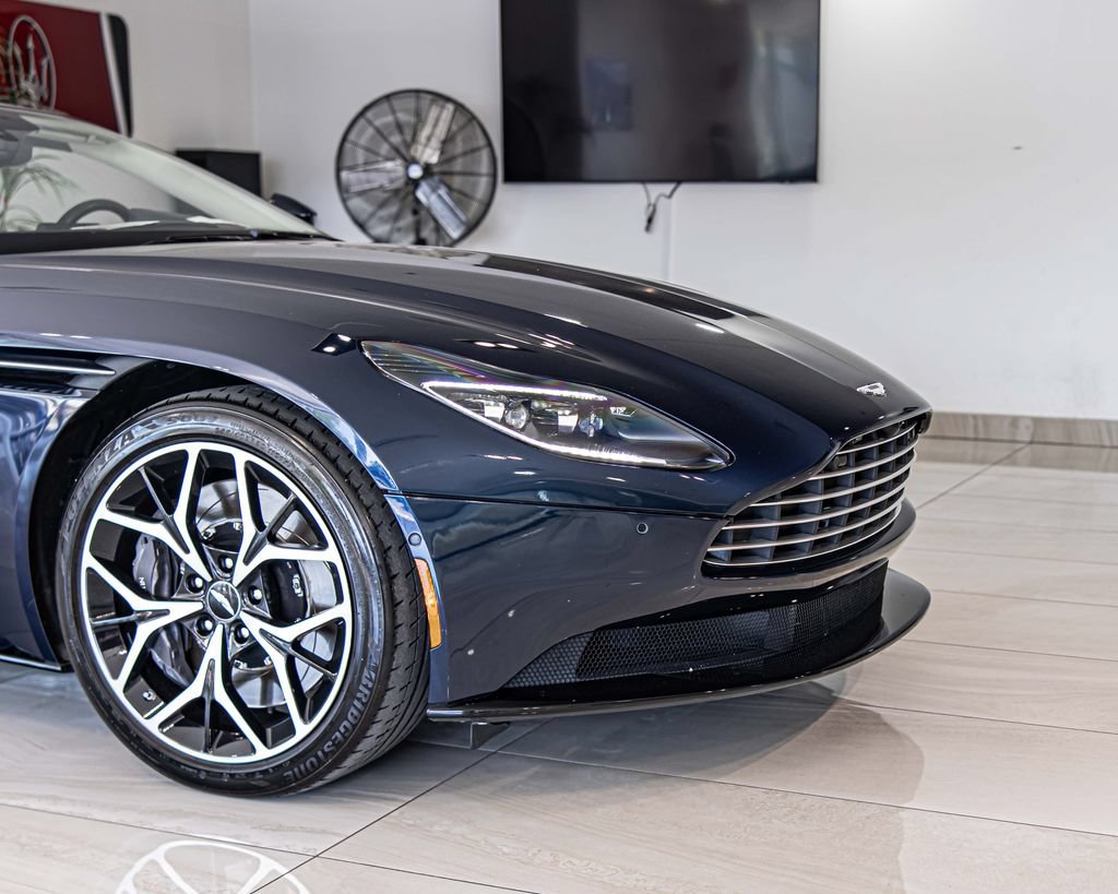 Used 2019 Aston Martin DB11 Volante RWD image 3
