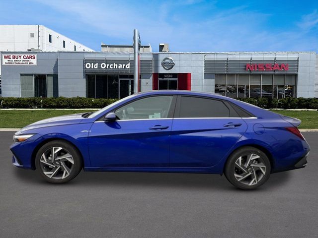 Used 2025 Hyundai Elantra SEL image 3