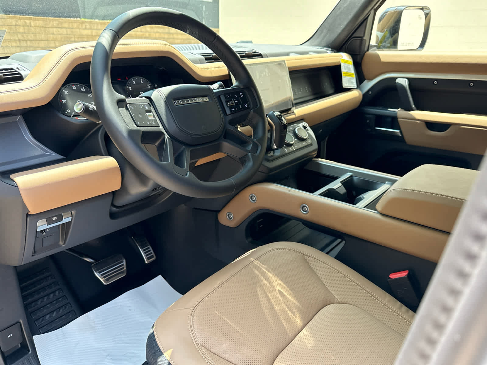 New 2025 Land Rover Defender 110 V8 image 12