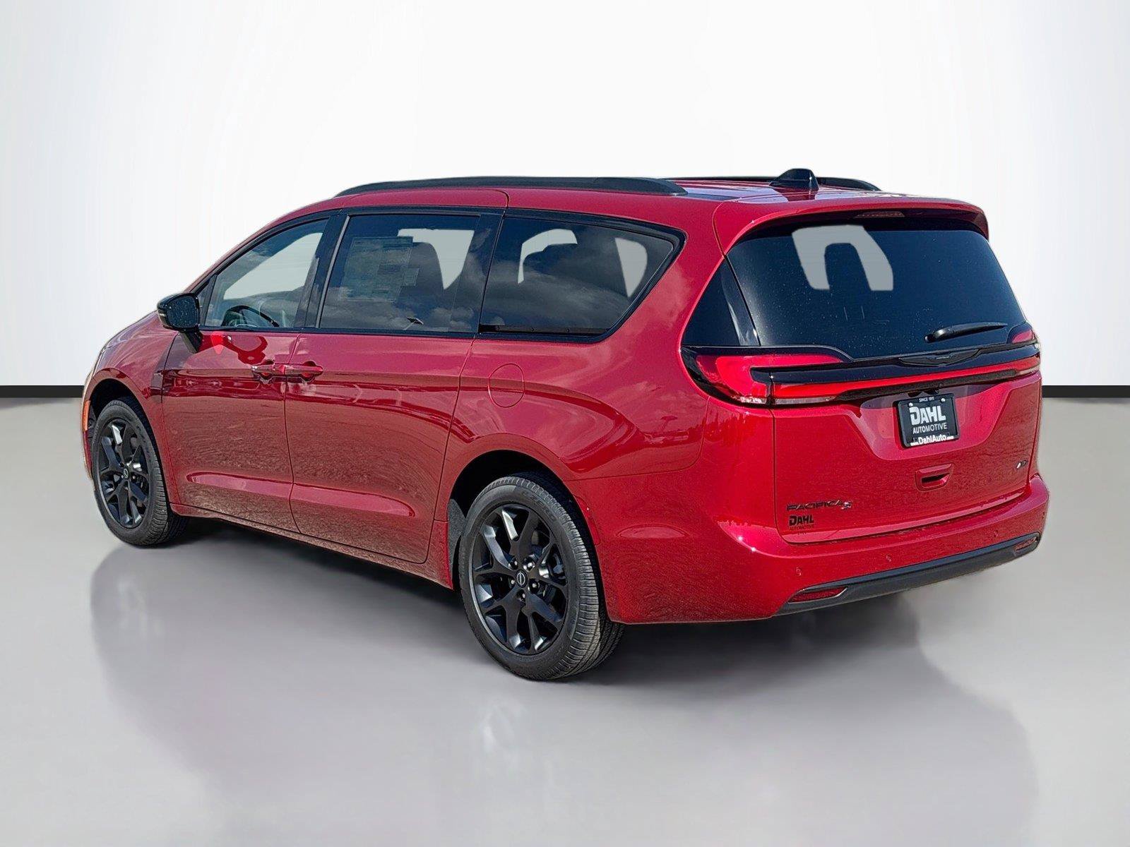 New 2026 Chrysler Pacifica Select w/ S Appearance Package AWD/4WD image 10