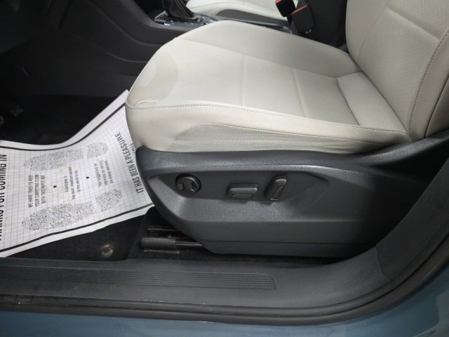 Used 2021 Volkswagen Tiguan SE w/ Panoramic Sunroof Package image 14