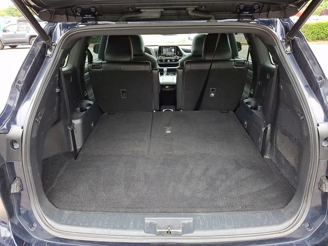 Used 2022 Toyota Highlander XSE FWD image 32
