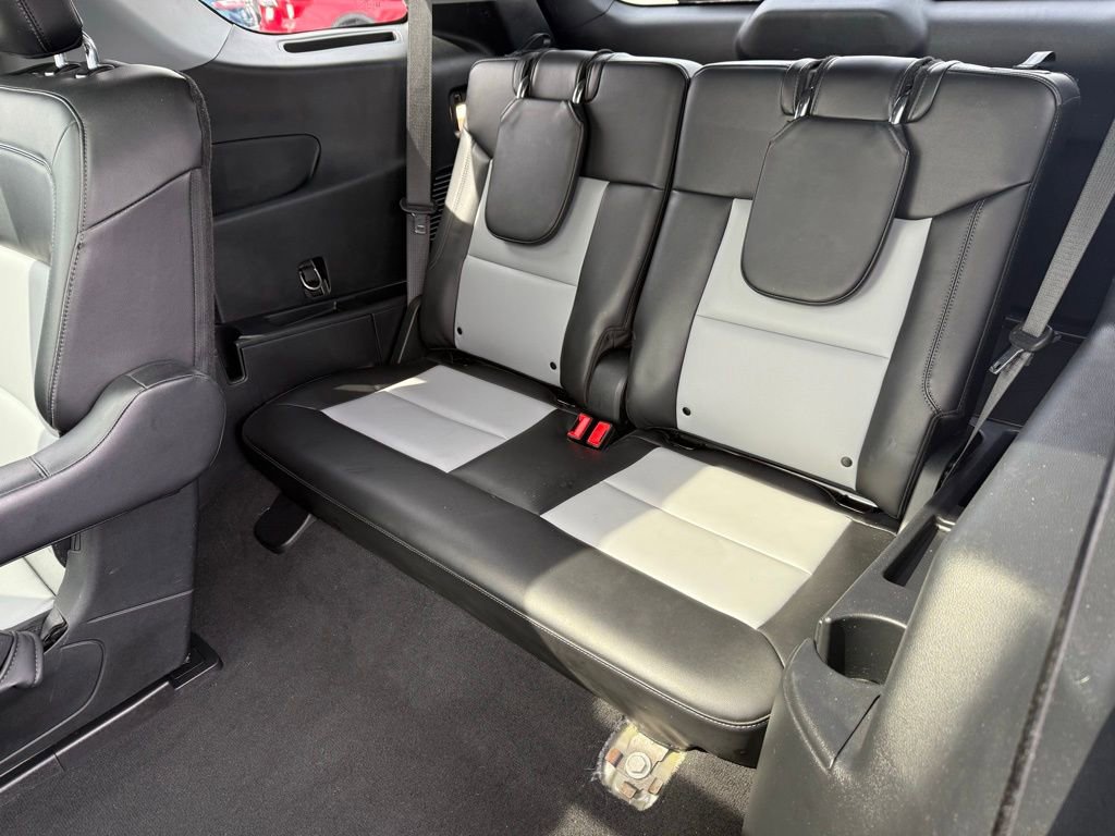 Certified 2022 Ford Explorer XLT w/ Equipment Group 202A image 27