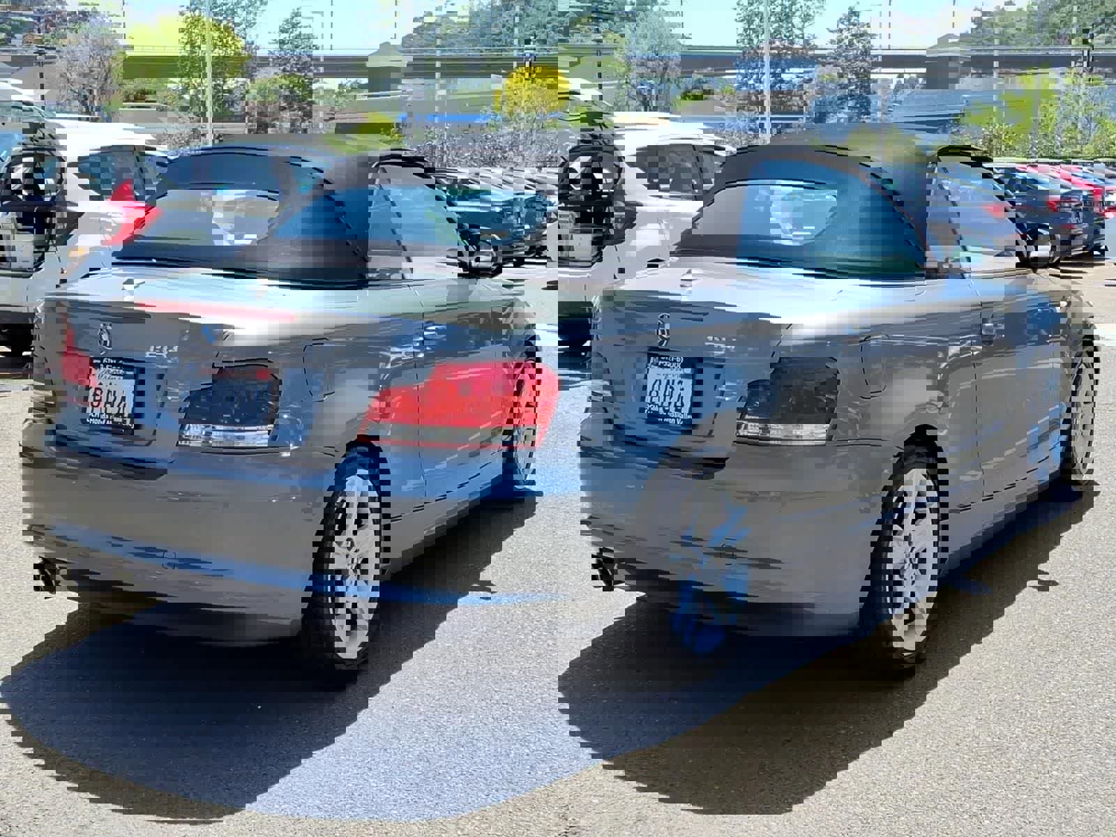 Used 2011 BMW 128i Convertible image 4