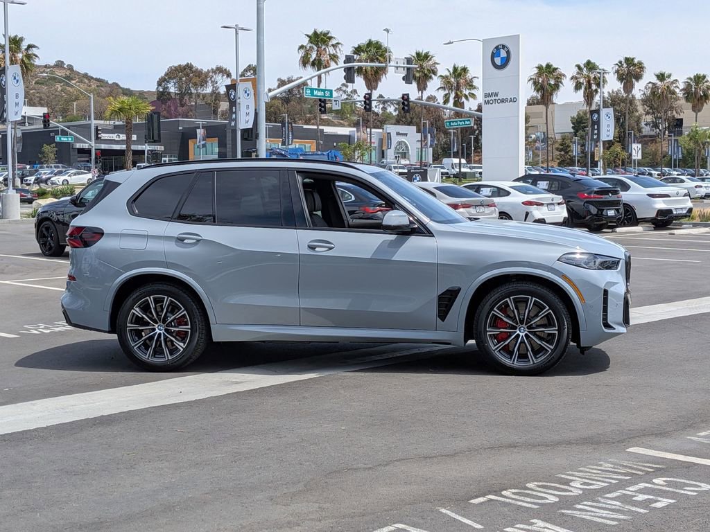 New 2026 BMW X5 xDrive50e image 3