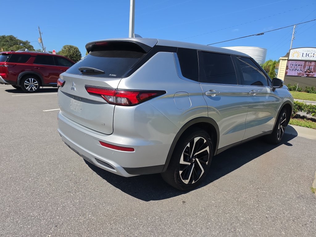 Used 2024 Mitsubishi Outlander SE AWD/4WD image 8