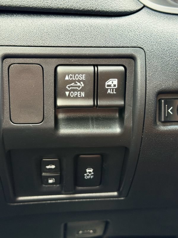 Used 2012 Lexus IS 350C w/ Luxury Pkg RWD image 17