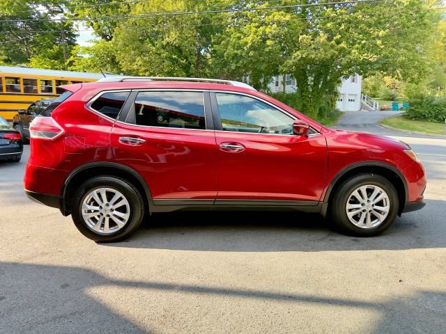 Used 2015 Nissan Rogue SV image 6