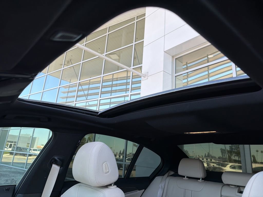 Used 2019 BMW 540i w/ Convenience Package RWD image 10