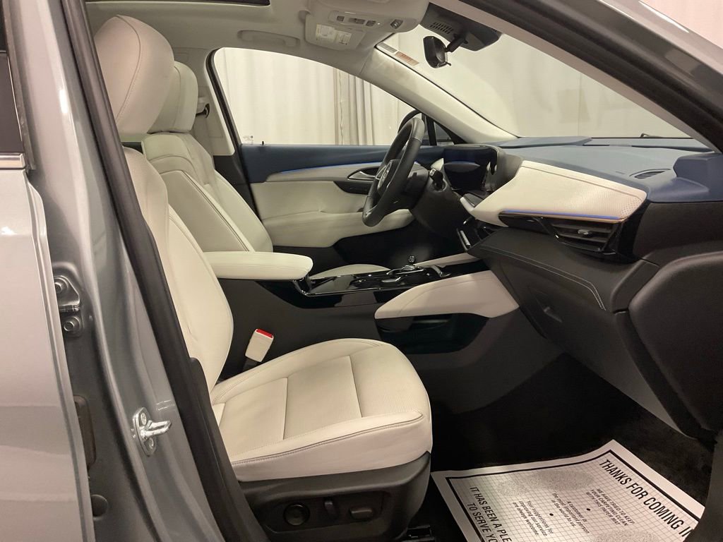 Used 2024 Buick Envision Avenir AWD/4WD image 28