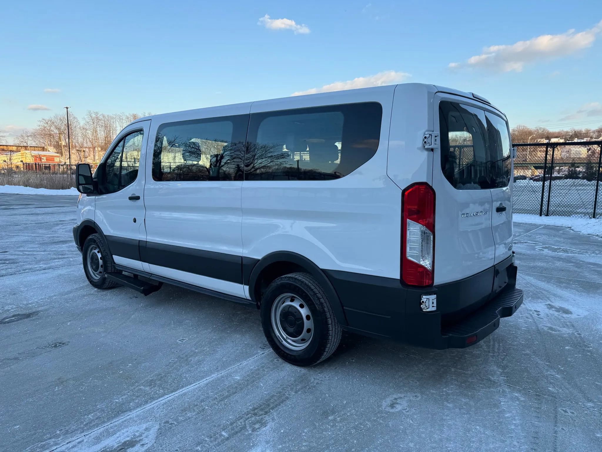 Used 2015 Ford Transit 150 XL image 6