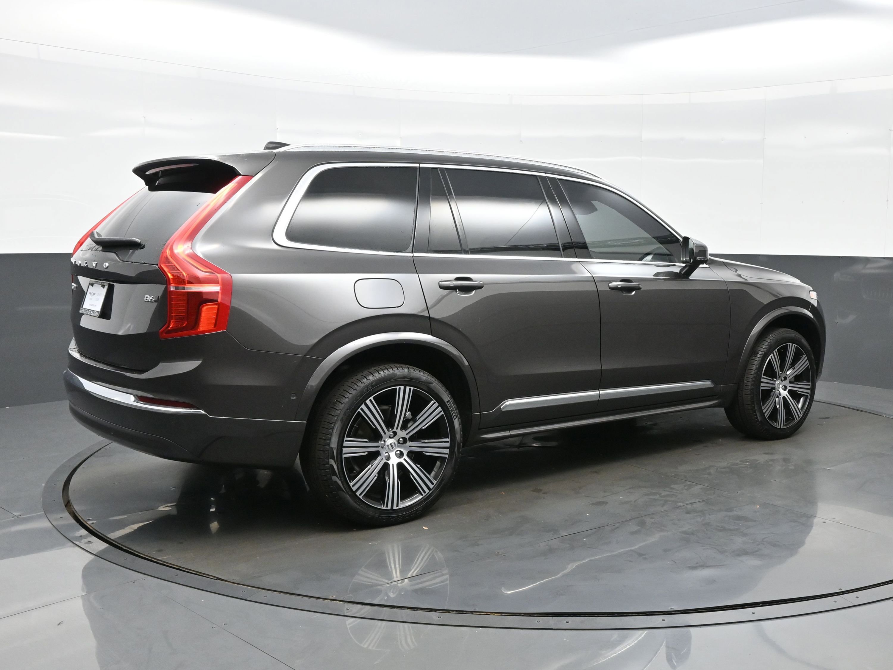 Used 2025 Volvo XC90 B6 Ultra w/ Protection Package image 6
