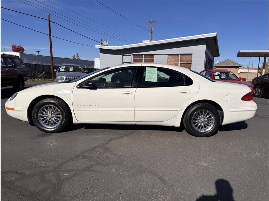 Used 2000 Chrysler Concorde LXi FWD image 2