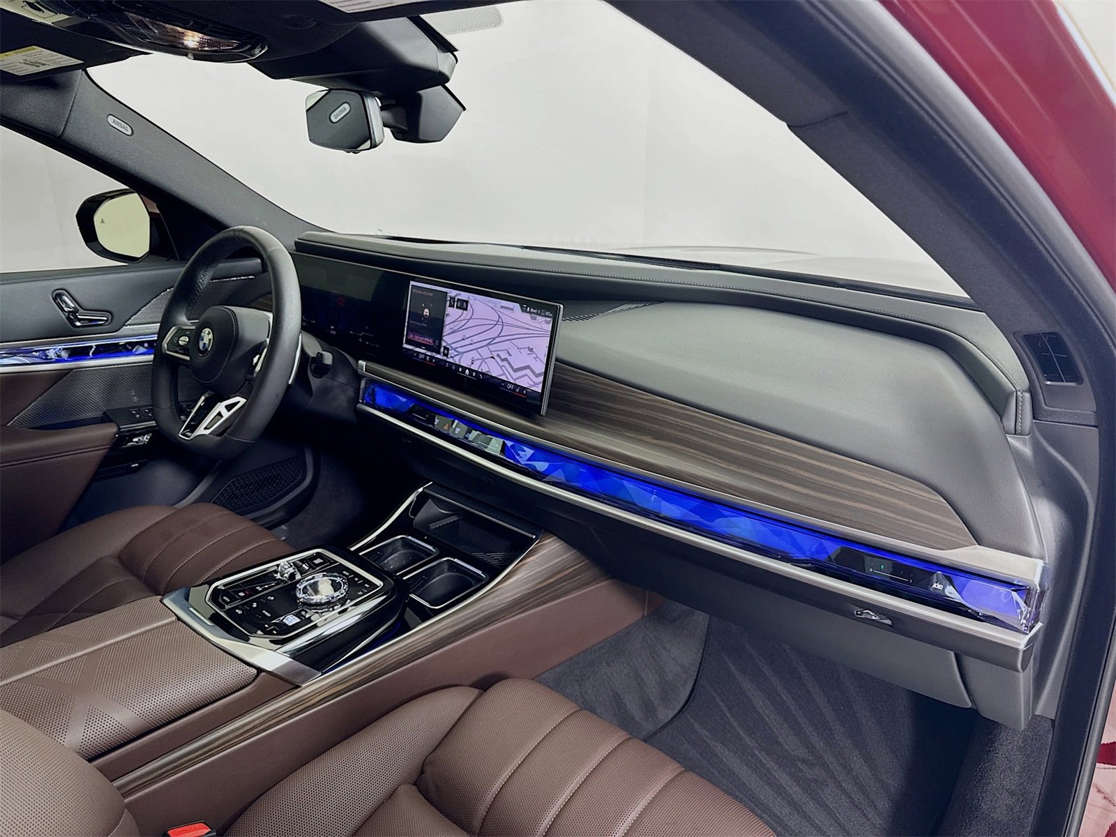 Used 2025 BMW 760i xDrive w/ Executive Package image 29