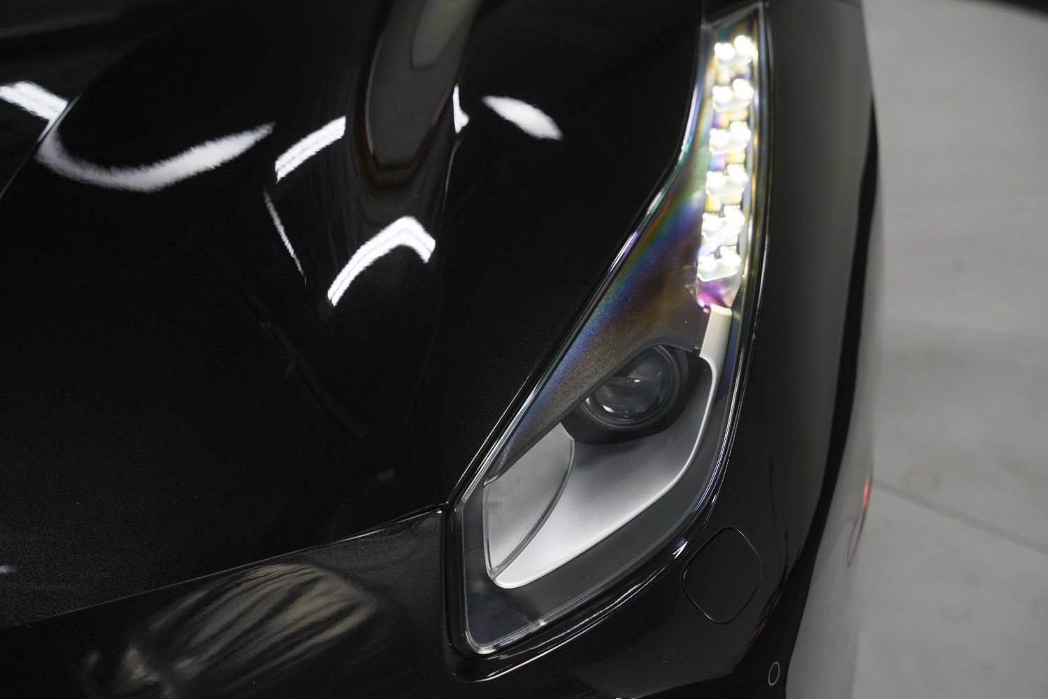 Used 2017 Ferrari 488 GTB RWD image 14