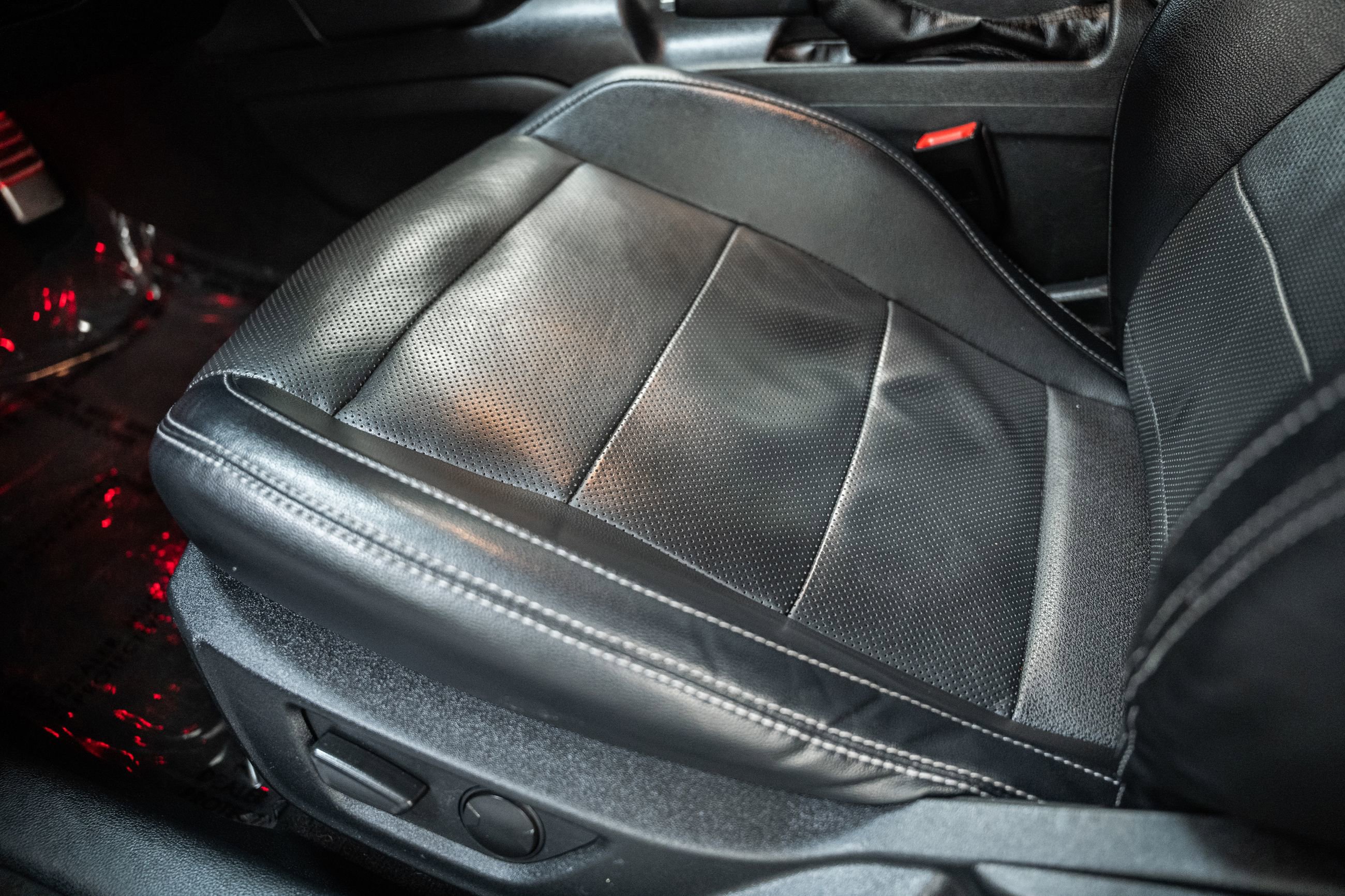 Used 2020 Ford Mustang Premium image 41