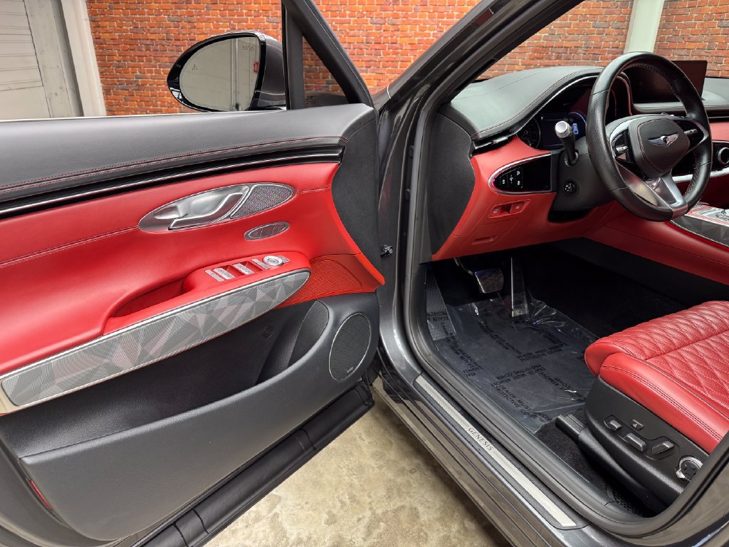 Used 2022 Genesis GV70 3.5T Sport w/ Sport Advanced Package AWD/4WD image 10