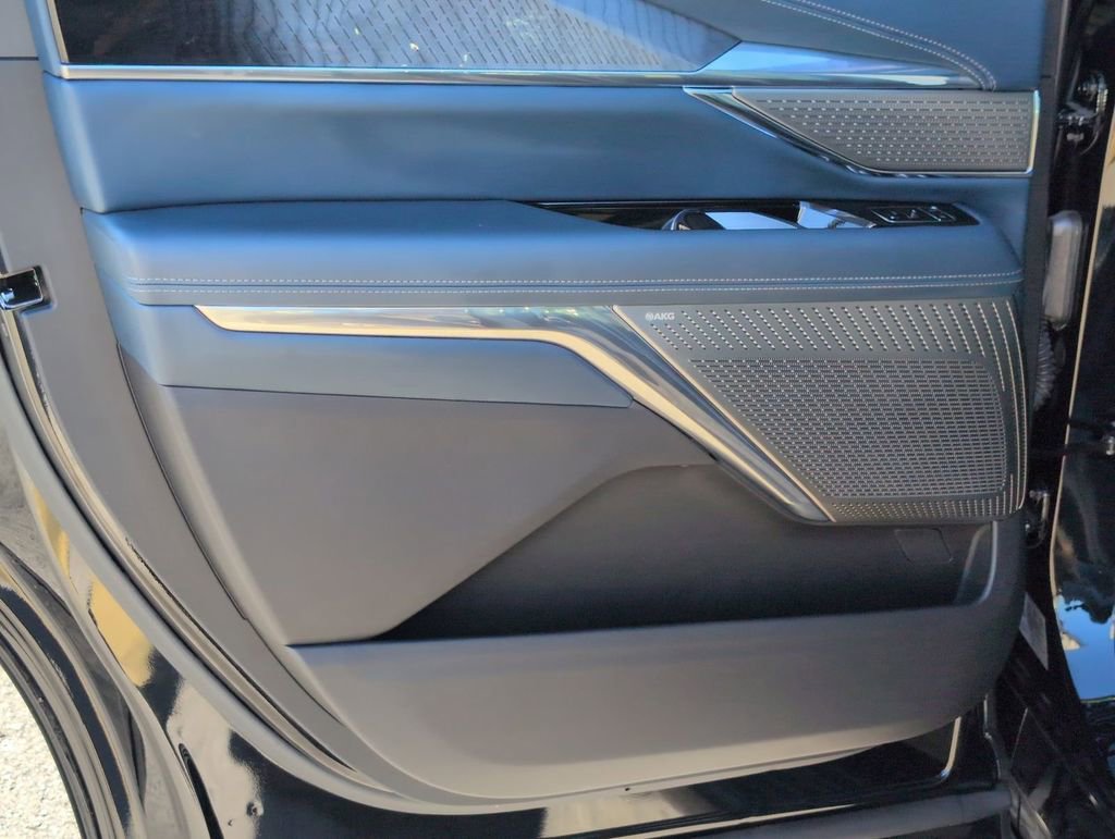 Used 2025 Cadillac Escalade IQ Luxury 2 image 24