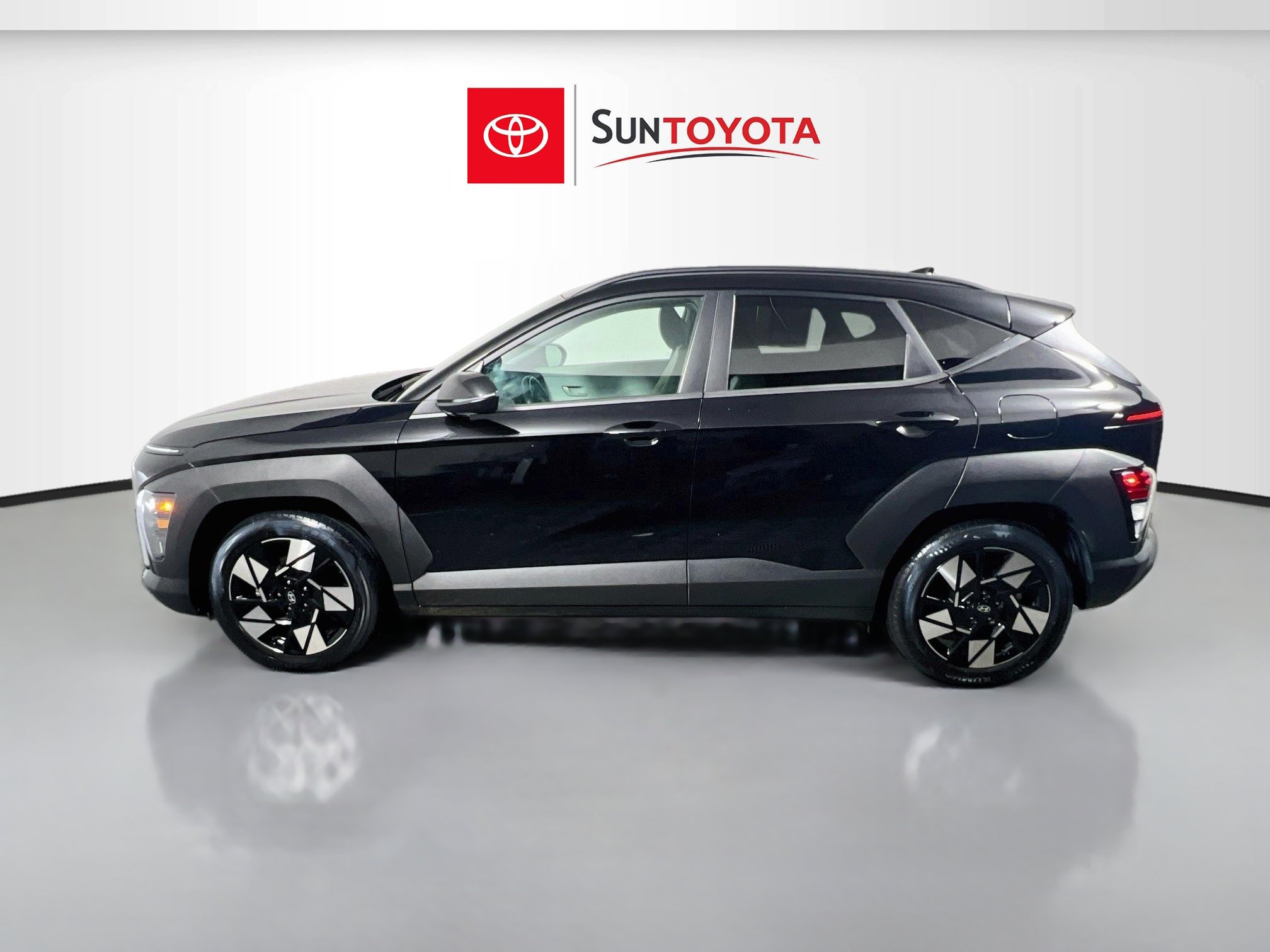 Used 2025 Hyundai Kona SEL FWD image 7