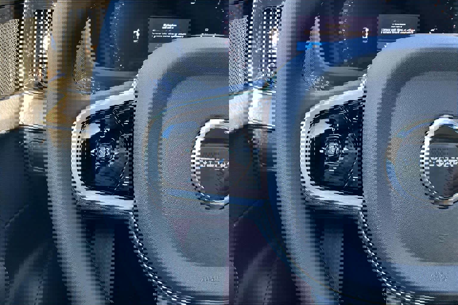 New 2026 Volvo XC90 B6 Ultra w/ Protection Package image 17