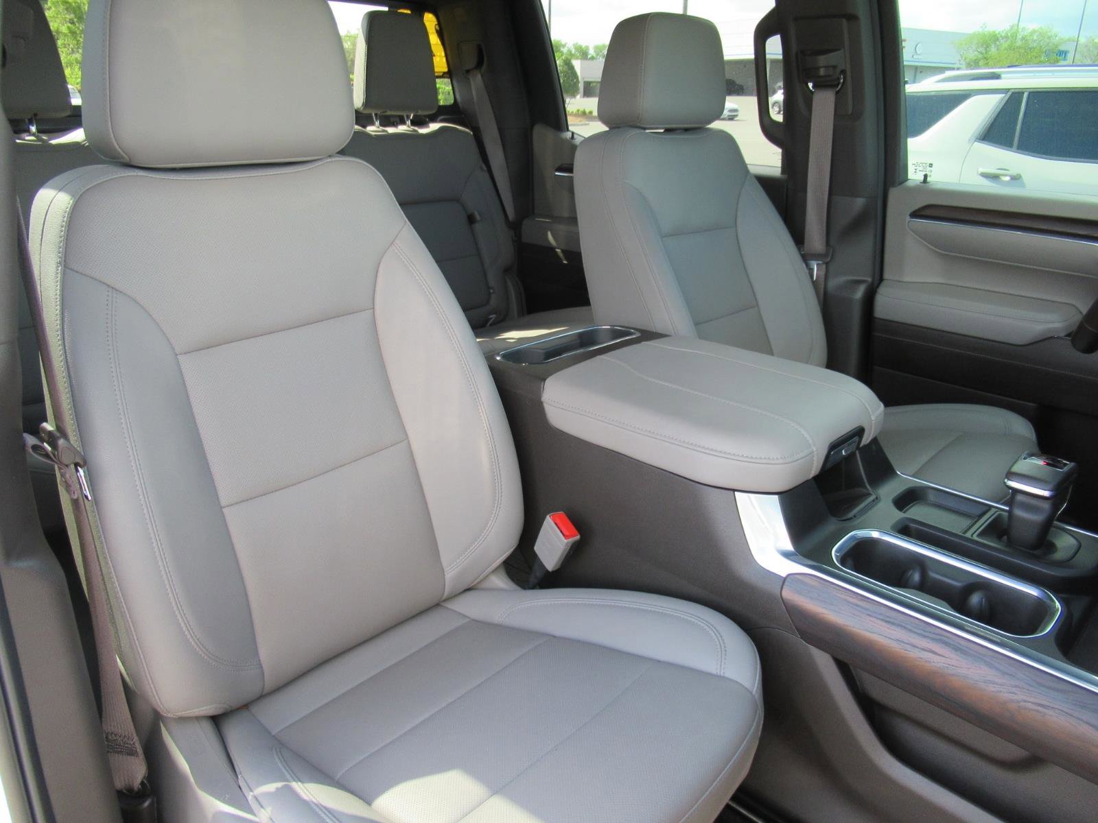 Used 2024 GMC Sierra 1500 SLT w/ SLT Premium Plus Package AWD/4WD image 9
