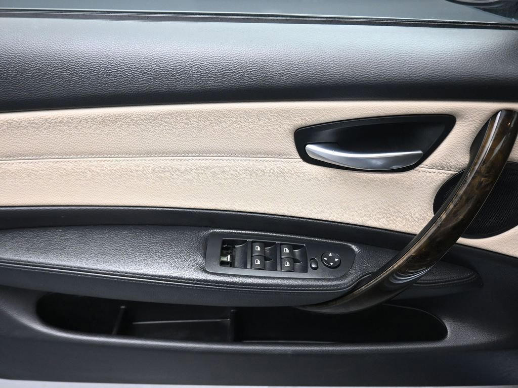 Used 2012 BMW 135i Convertible image 10