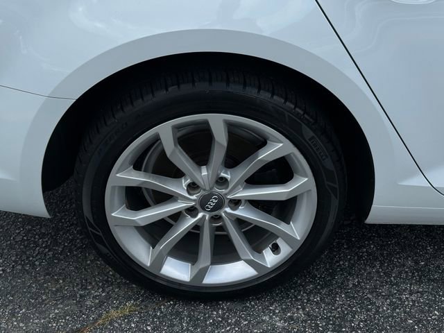 Used 2019 Audi A4 2.0T Premium Plus w/ Premium Plus Package FWD image 10