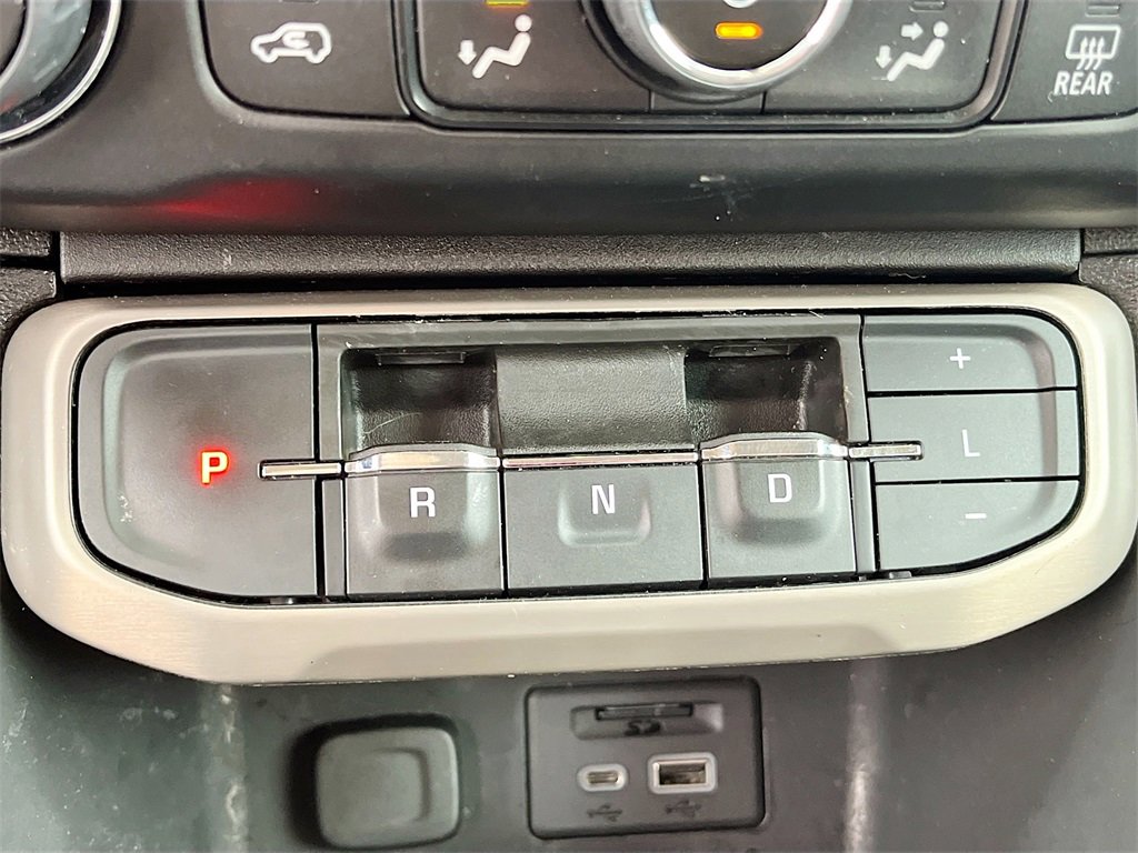 Used 2022 GMC Acadia Denali w/ Denali Ultimate Package image 16