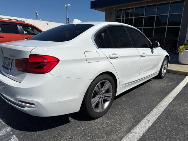 Used 2017 BMW 330i Sedan RWD image 3